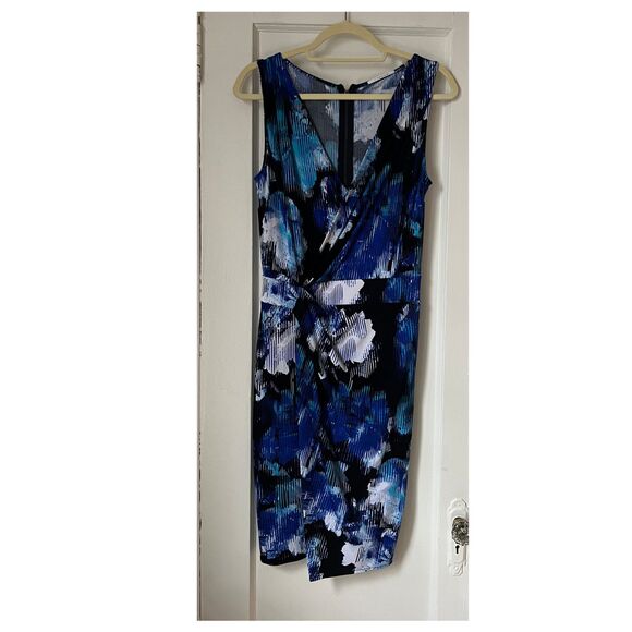 Tahari Dress Women's Size S/P/CH Ruffle blue white printed wrap Ruched sheath - Picture 9 of 12